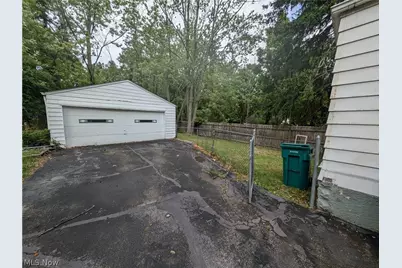 16029 Friend Avenue, Maple Heights, OH 44137 - Photo 3