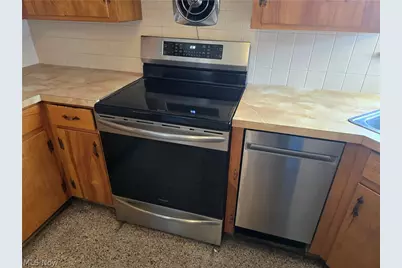 267 Milan Avenue, Amherst, OH 44001 - Photo 7