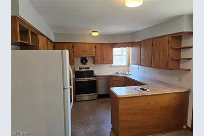 267 Milan Avenue, Amherst, OH 44001 - Photo 3