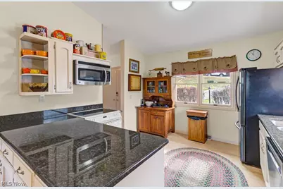 254 W Mohawk Drive, Malvern, OH 44644 - Photo 7