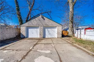 934 Packard Dr, Akron, OH 44320 - Photo 27