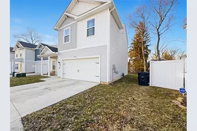 524 Auld Farm Circle, Akron, OH 44320 - Photo 3