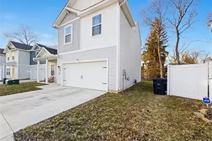 524 Auld Farm Cir, Akron, OH 44320 - Photo 3