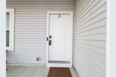 524 Auld Farm Circle, Akron, OH 44320 - Photo 5