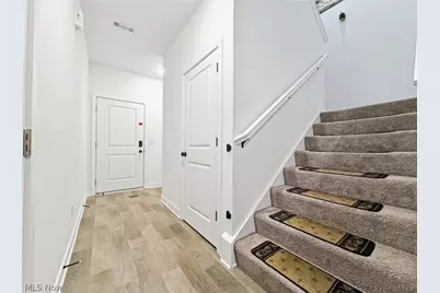 524 Auld Farm Circle, Akron, OH 44320 - Photo 17