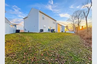 524 Auld Farm Circle, Akron, OH 44320 - Photo 41