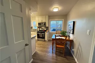 411 E 270th St, Euclid, OH 44132 - Photo 7