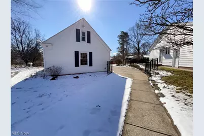 2330 Thurmont Road, Akron, OH 44313 - Photo 5