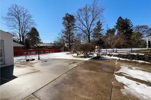 2330 Thurmont Rd, Akron, OH 44313 - Photo 25