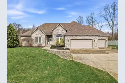 105 Muirfield Drive SE, Howland, OH 44484 - Photo 1