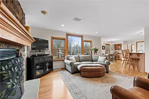 10960 Auburn Rd, Chardon, OH 44024 - Photo 15