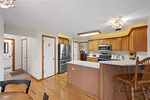 10960 Auburn Rd, Chardon, OH 44024 - Photo 13