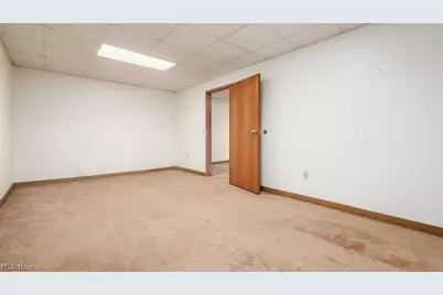 927 Wheeling Avenue #101, Cambridge, OH 43725 - Photo 3