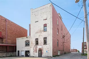 927 Wheeling Ave, Cambridge, OH 43725 - Photo 1