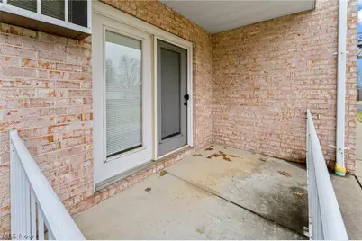 929 Auburn Hills Drive #1, Boardman, OH 44512 - Photo 5