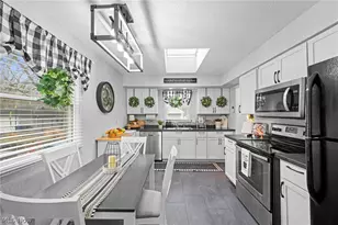 23947 Lebern Dr, North Olmsted, OH 44070 - Photo 7