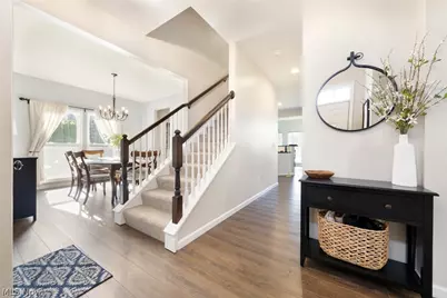 720 Jockeys Circle, Avon Lake, OH 44012 - Photo 5