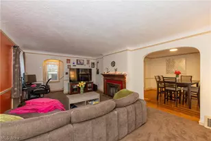 1553 Maplegrove Rd, South Euclid, OH 44121 - Photo 5