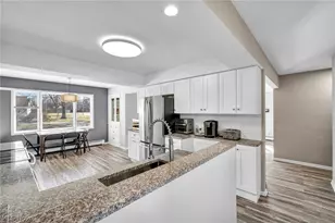 25641 Glenbrook Blvd, Euclid, OH 44117 - Photo 11