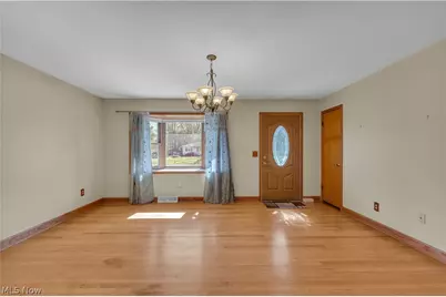 811 Tarry Lane, Amherst, OH 44001 - Photo 7