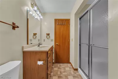 811 Tarry Lane, Amherst, OH 44001 - Photo 19