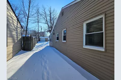 2450 Greenvale Road, Loveland, OH 44121 - Photo 3