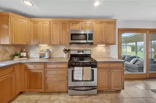 6716 Charles Rd, North Olmsted, OH 44070 - Photo 17