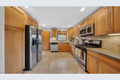 6716 Charles Road, North Olmsted, OH 44070 - Photo 15