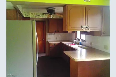 370 North Drive, Lorain, OH 44053 - Photo 7