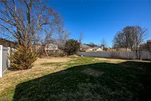 963 Winston St, Akron, OH 44314 - Photo 31