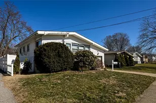 963 Winston St, Akron, OH 44314 - Photo 3