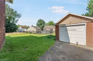 2409 Gilbert Ave NE, Canton, OH 44705 - Photo 5