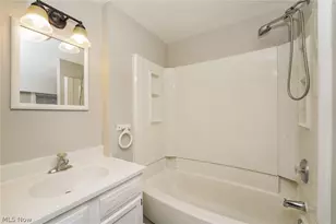 130 Taft Ave, Elyria, OH 44035 - Photo 11