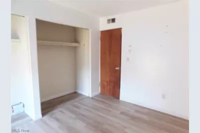 3080 N River Road #J5, Warren, OH 44483 - Photo 9