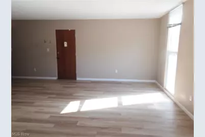 3080 N River Road #J5, Warren, OH 44483 - Photo 5