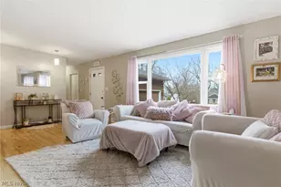 132 Eldridge Rd, Aurora, OH 44202 - Photo 3