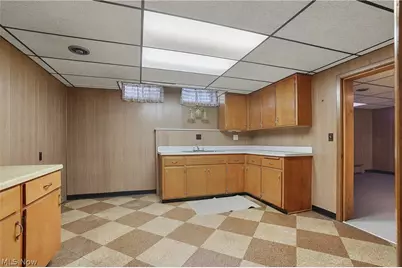 23501 Effingham Boulevard, Euclid, OH 44117 - Photo 23