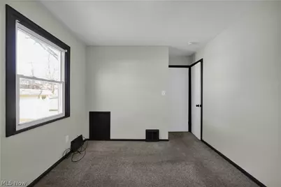 15705 Maplewood Avenue, Maple Heights, OH 44137 - Photo 17