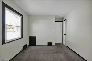 15705 Maplewood Ave, Maple Heights, OH 44137 - Photo 17