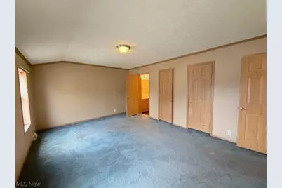 527 W 3rd Street, Uhrichsville, OH 44683 - Photo 11