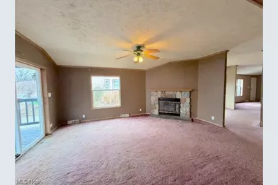 527 W 3rd Street, Uhrichsville, OH 44683 - Photo 9