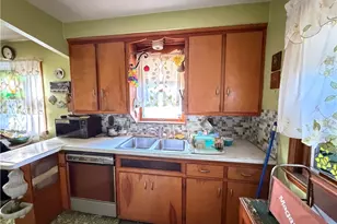 6526 Westminster Dr, Parma, OH 44129 - Photo 5
