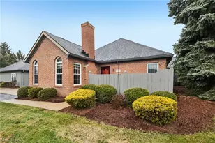 1071 N Jefferson St, Medina, OH 44256 - Photo 3