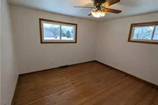 35477 Hobbie Dr, Eastlake, OH 44095 - Photo 3