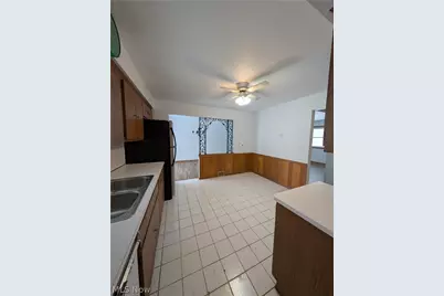 35477 Hobbie Drive, Eastlake, OH 44095 - Photo 7