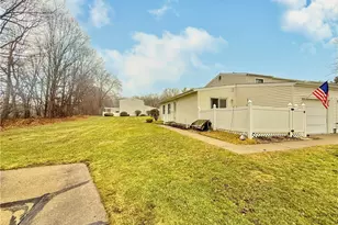 330 Deepwood Dr, Wadsworth, OH 44281 - Photo 3