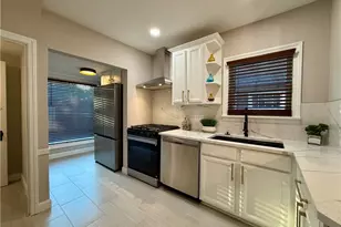 2216 Barrington Rd, University Heights, OH 44118 - Photo 3