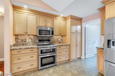 6438 Calvary Court, Youngstown, OH 44515 - Photo 5