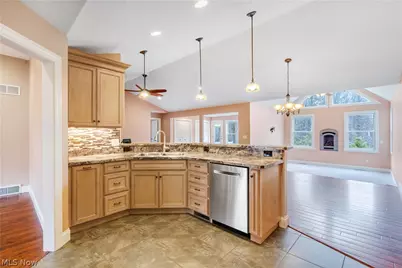 6438 Calvary Court, Youngstown, OH 44515 - Photo 3