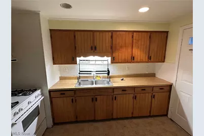 1867 Sheridan Avenue NE, Warren, OH 44483 - Photo 9